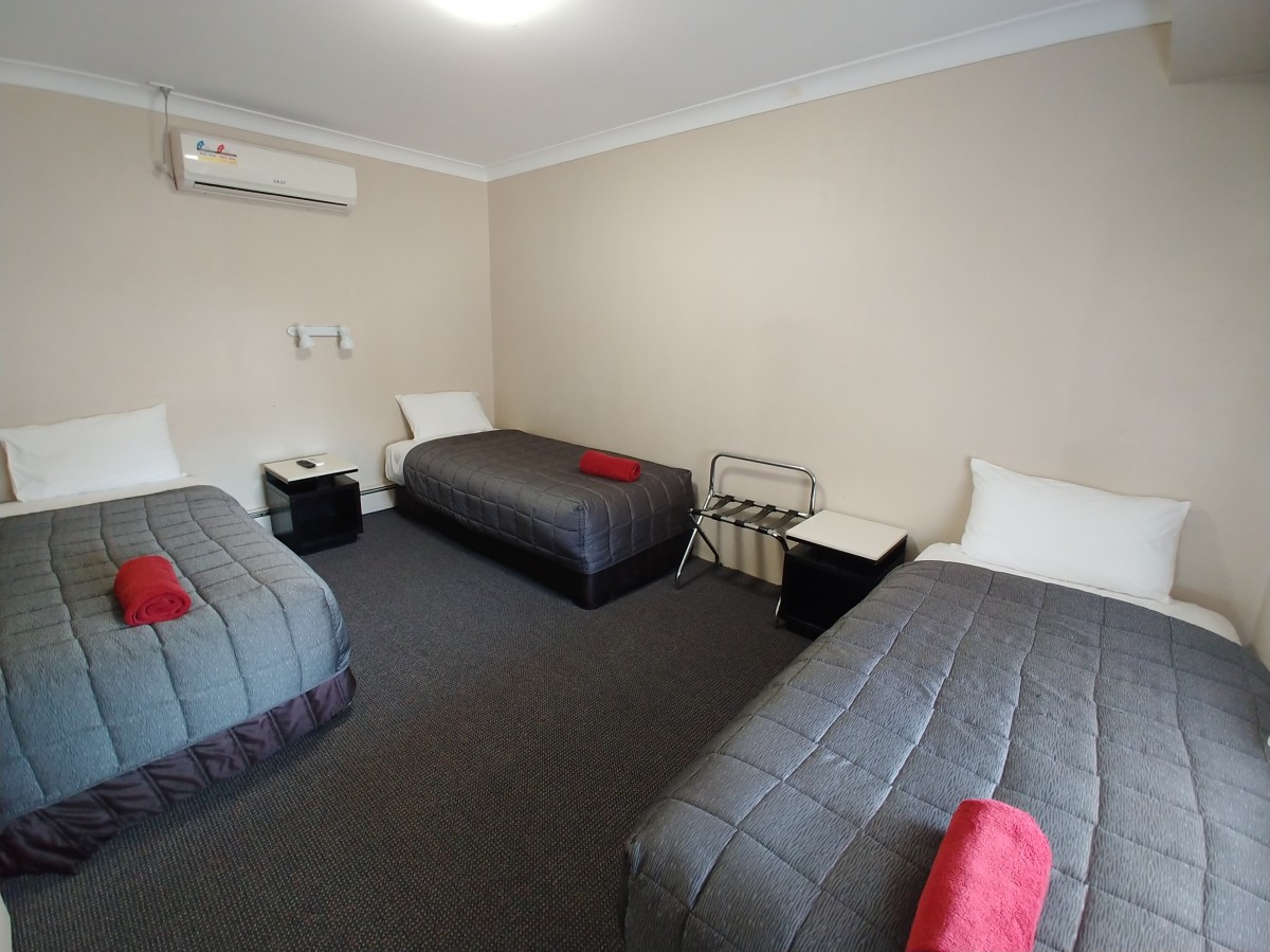 Standard 2 Bedroom Apartment Kitchenette